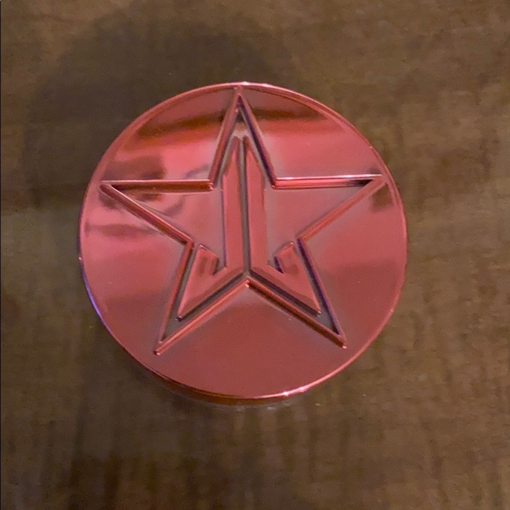 Jeffrey Star Translucent Settling Powder
